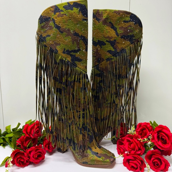 ❤️‍🔥NEW $350 BLING FRINGE CAMO KNEE BOOTS - Picture 1 of 12